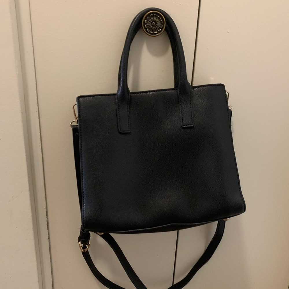 Nice condition leather cross shoulder bag with handles
